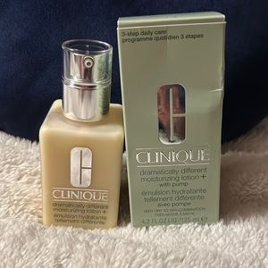Clinique Dramatically Different Moisturizing Lotion